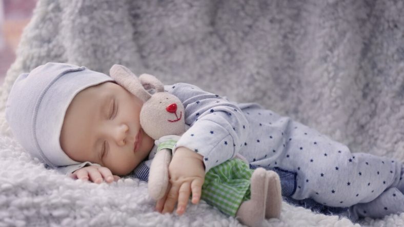 7 conseils pour les bébés qui luttent contre le sommeil 